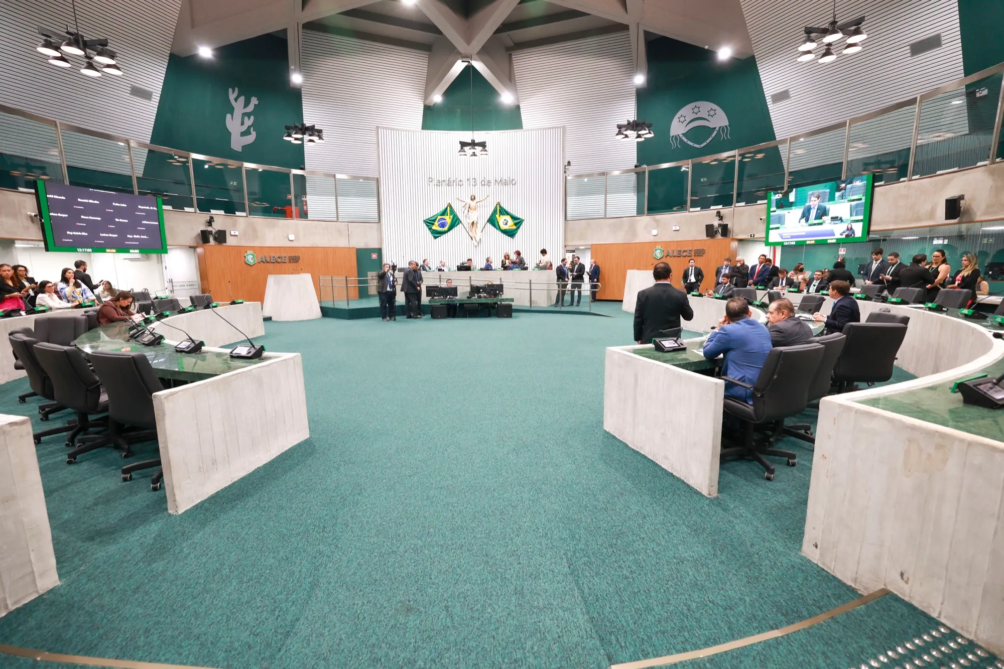 Sessão no plenário da Assembleia Legislativa do Ceará