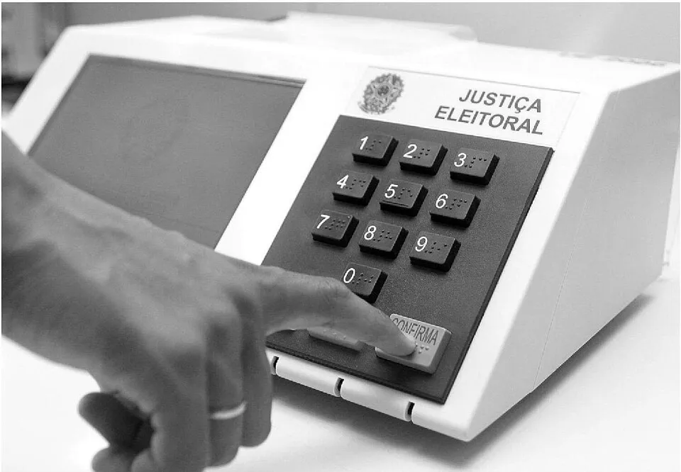 Detalhe de uma urna eletrônica brasileira